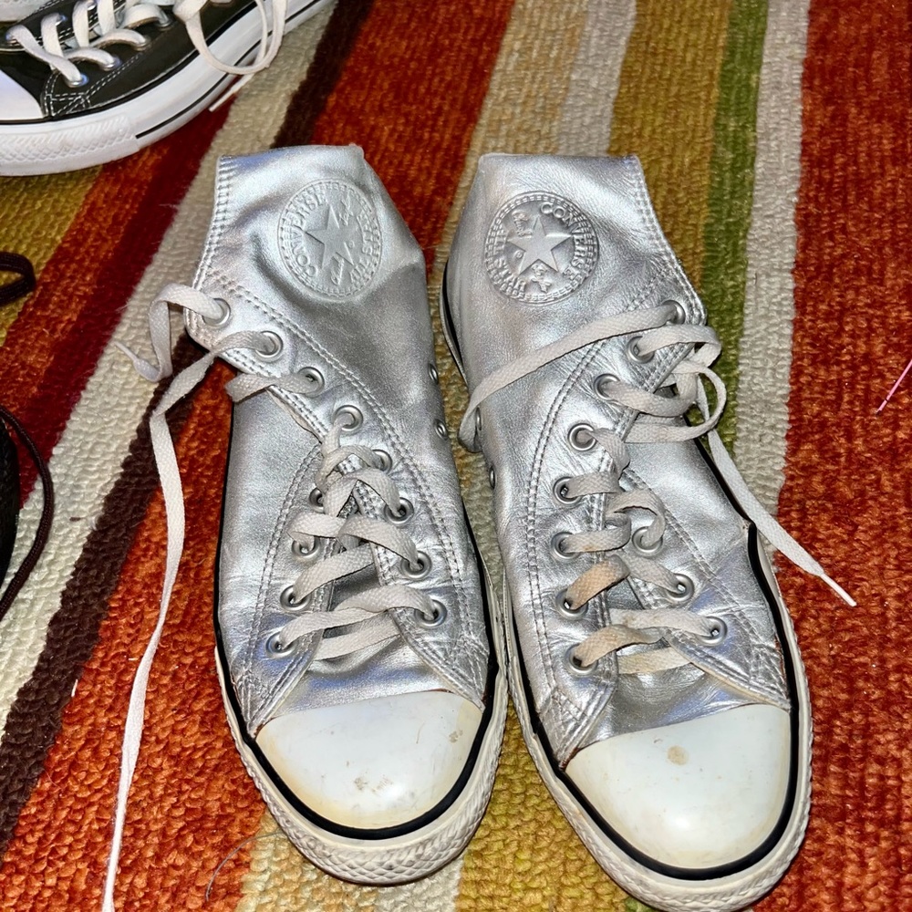 silver leather converse all star chuck taylor vintage men 8 women’s 10 cool